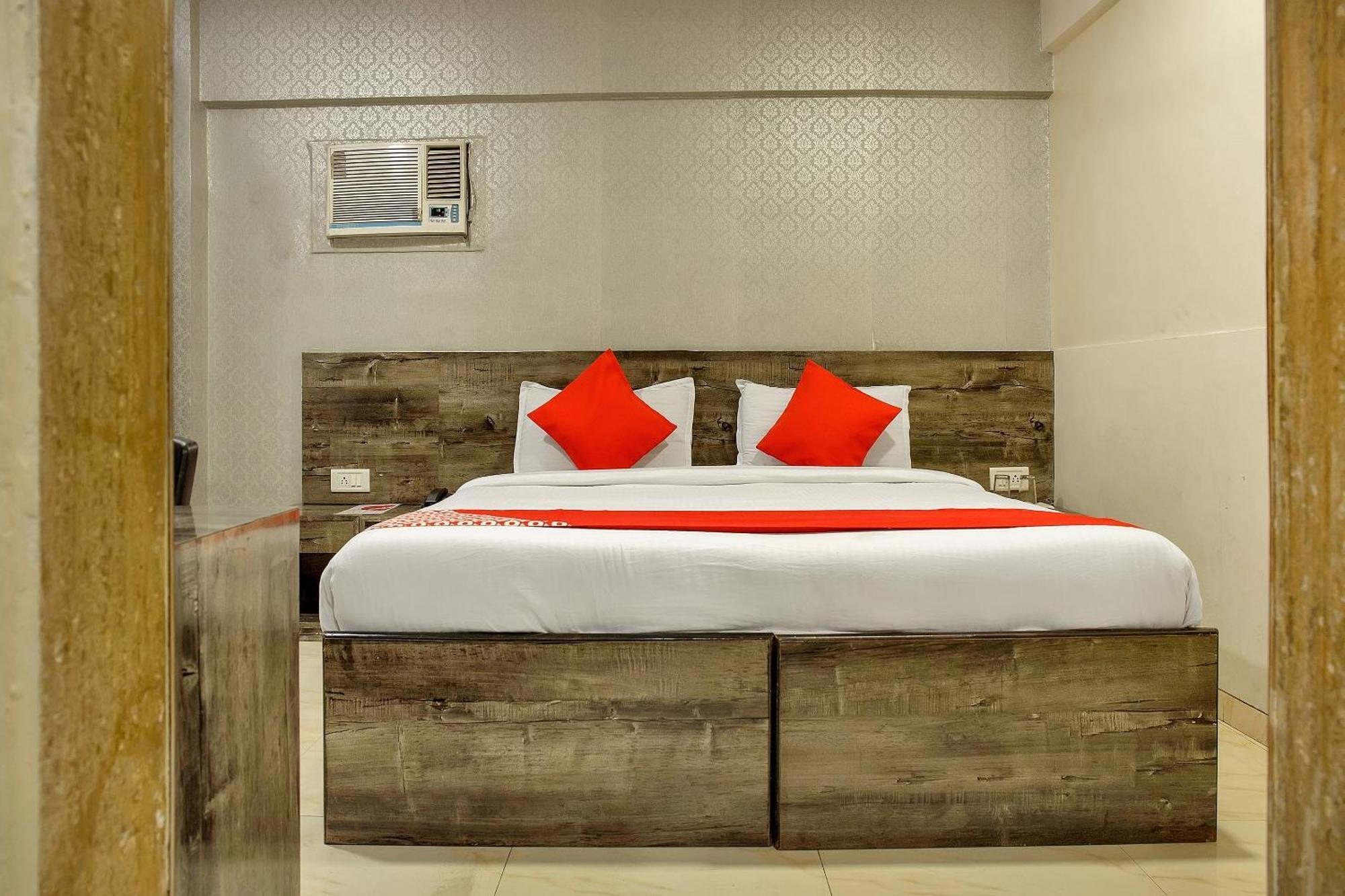 Hotel O Rana Residency Near Western Express Highway Metro Station Mumbai  Buitenkant foto