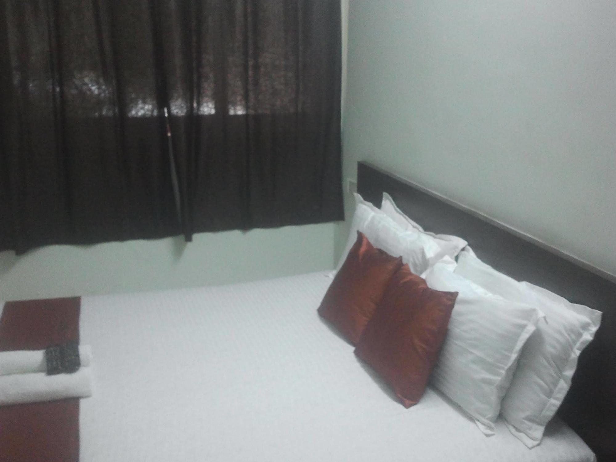 Hotel O Rana Residency Near Western Express Highway Metro Station Mumbai  Buitenkant foto