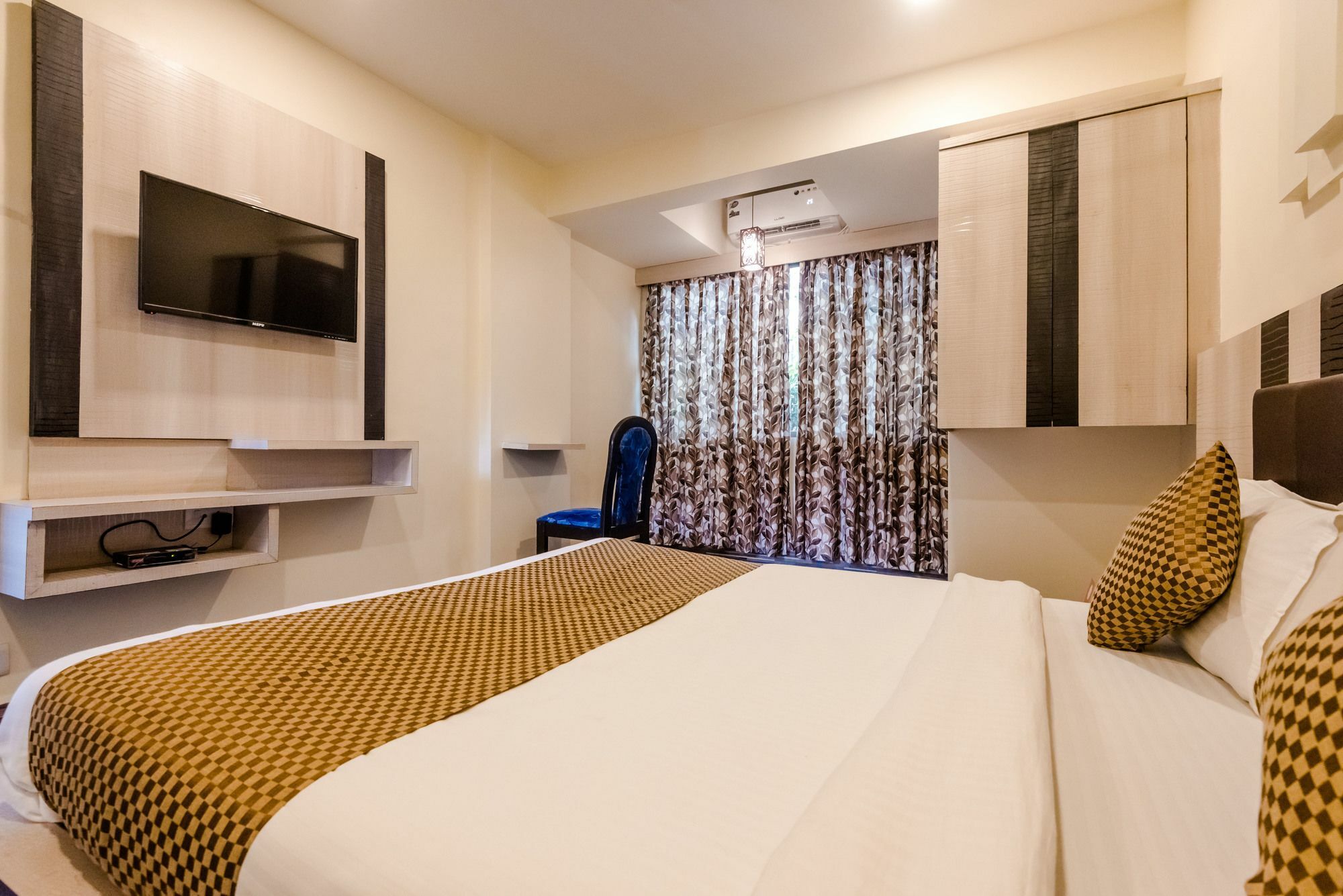 Hotel O Rana Residency Near Western Express Highway Metro Station Mumbai  Buitenkant foto