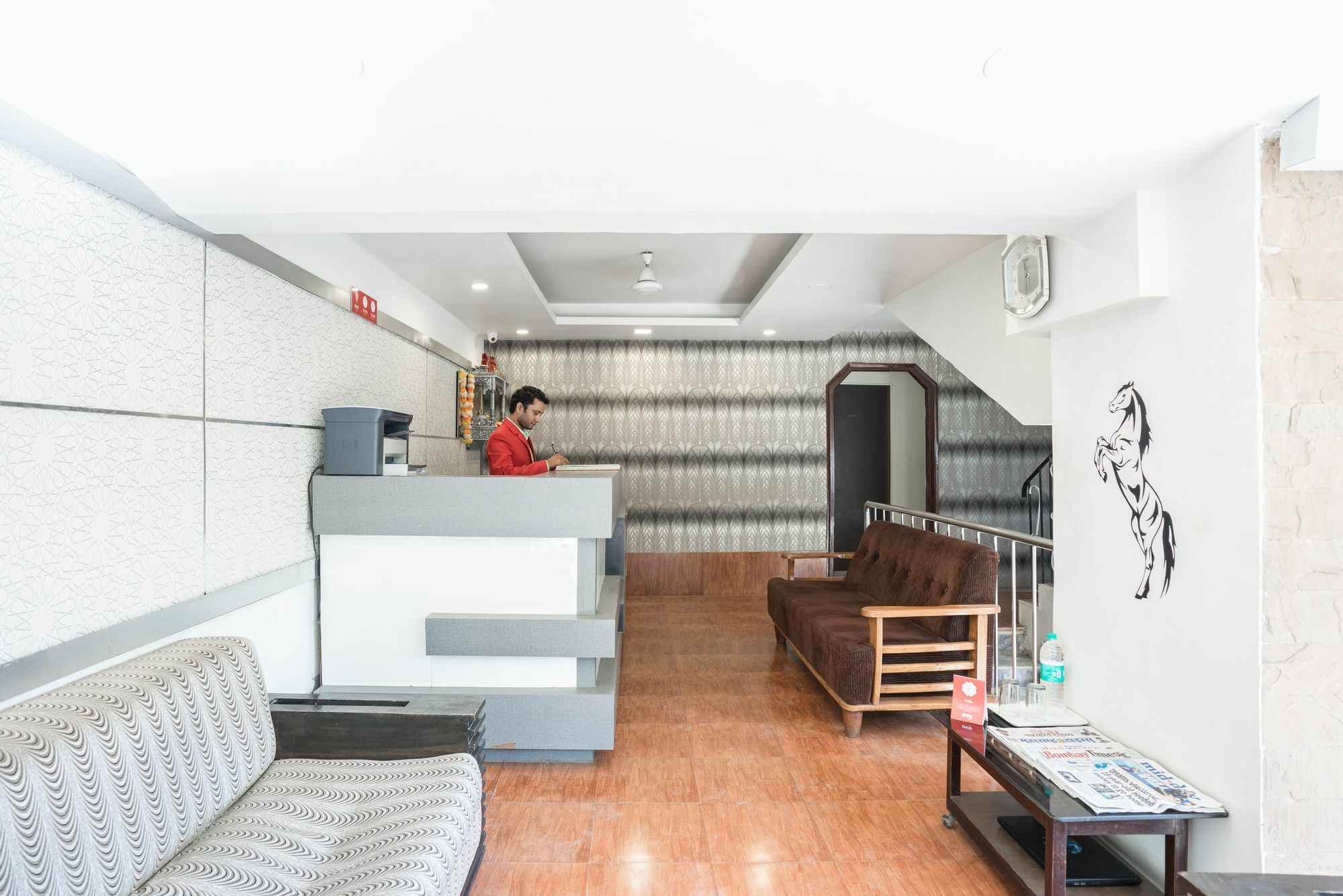 Hotel O Rana Residency Near Western Express Highway Metro Station Mumbai  Buitenkant foto