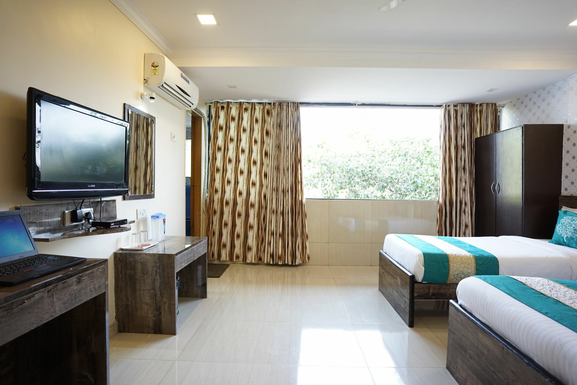 Hotel O Rana Residency Near Western Express Highway Metro Station Mumbai  Buitenkant foto